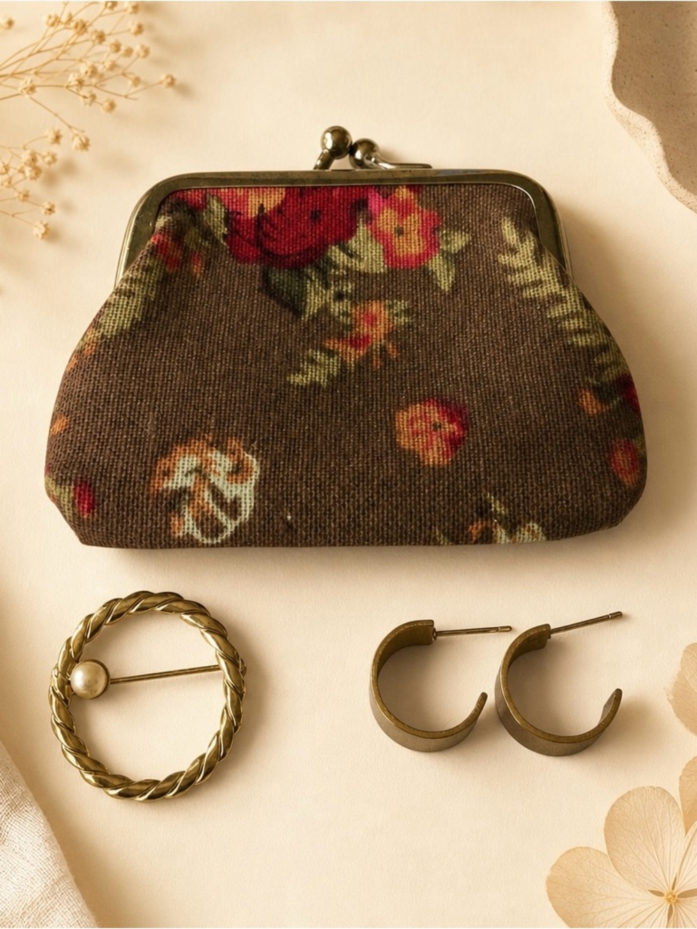 3Pc Set - Vtg Kiss‑Lock Coin Purse, Vtg Faux Pearl Brooch & New Hoop Earrings